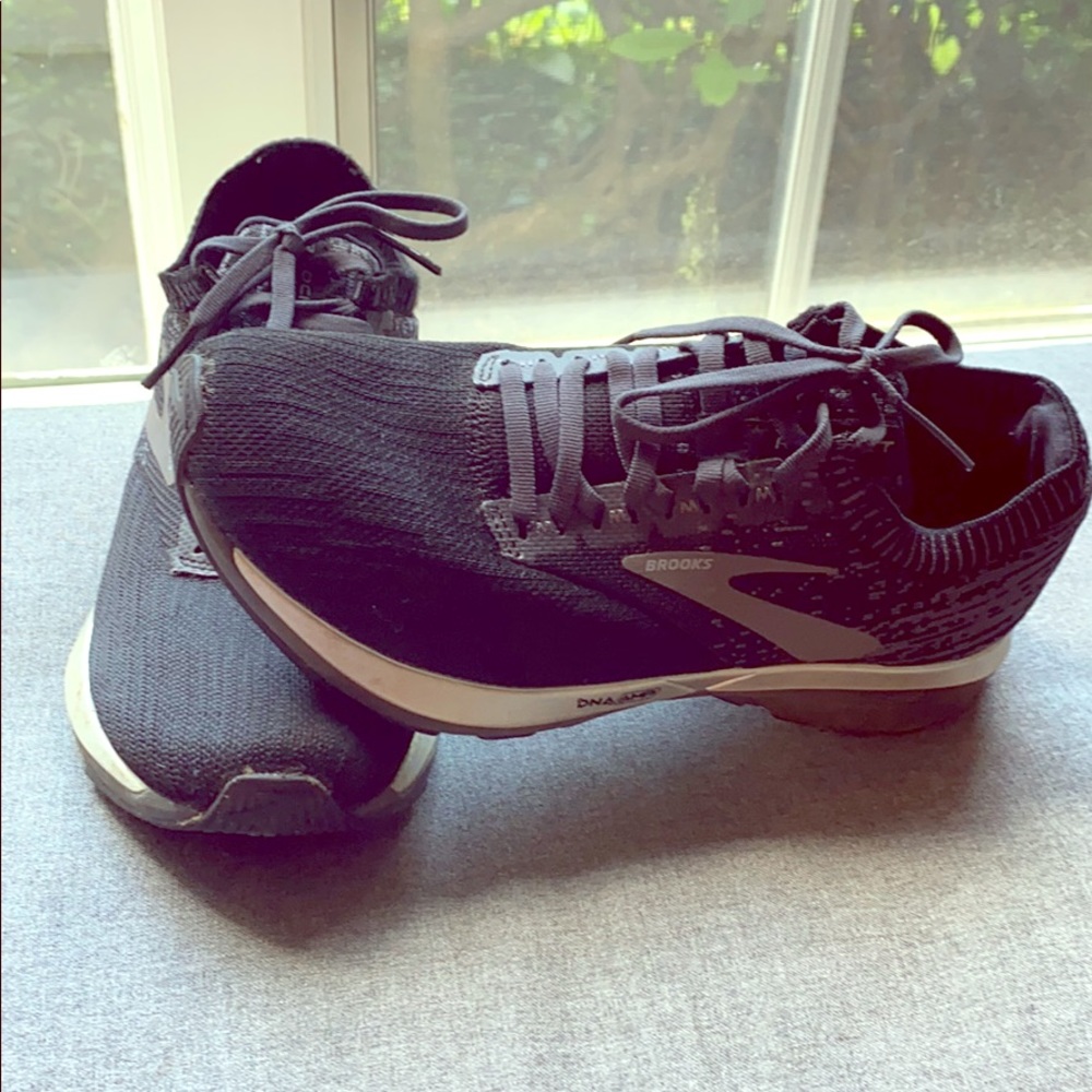 Brooks women running sneakers